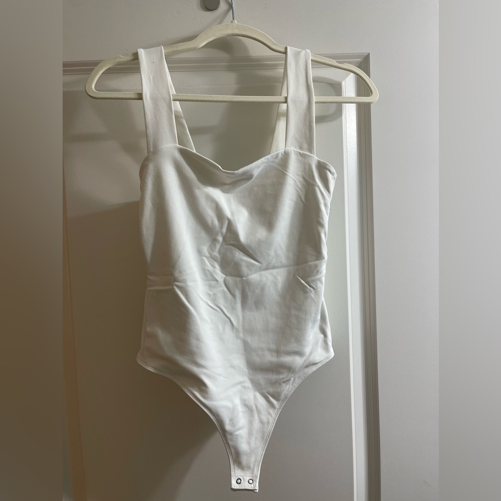 abercrombie white body suit size XS